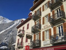 Hotel Le Chamonix 2 Star Hotels In The Valley The Hotel Is Ideally Situated In Centre Of Chamonix 50m From Tourist Office And Ski Buses Steps Away S Restaurants Bars Nightclubs